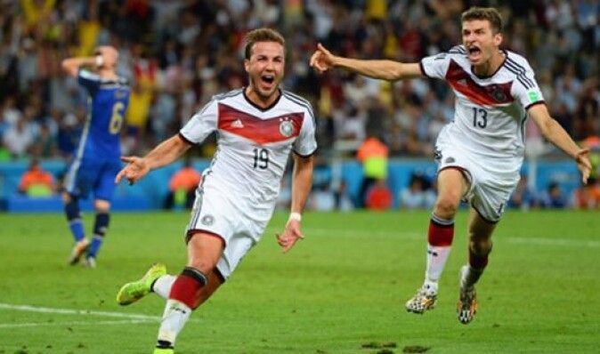 Сборная Германии становится чемпионом мира по футболу