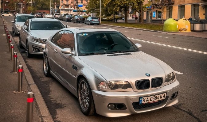 Легенда 2000-х: в Киеве заметили знаменитый спорткар BMW (фото)