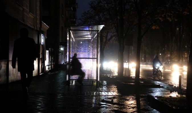 Обещания отменяются: ДТЭК ввел в Киеве и области отключения света (фото)