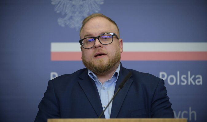 У Польщі звільнили спікера МЗС, який критикував Зеленського: він віджартувався