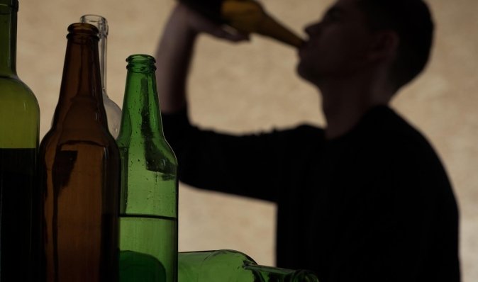 Госпіталізовані у тяжкому стані: під Одесою діти отруїлися алкоголем
