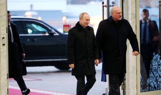 "Тревожит роль Беларуси в войне": у Байдена оценили переговоры Путина и Лукашенко