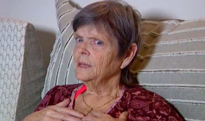 "Я просто розридалася": пенсіонерка жахнулася, дізнавшись про небажані імпланти в грудях