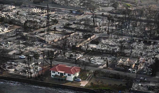 Власники будинку на Гаваях розповіли, як їхнє житло залишилося неушкодженим в епіцентрі пожежі