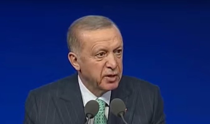 Бачить "нацистські стадіони": Ердоган порівняв прем'єра Ізраїлю з Гітлером (відео)