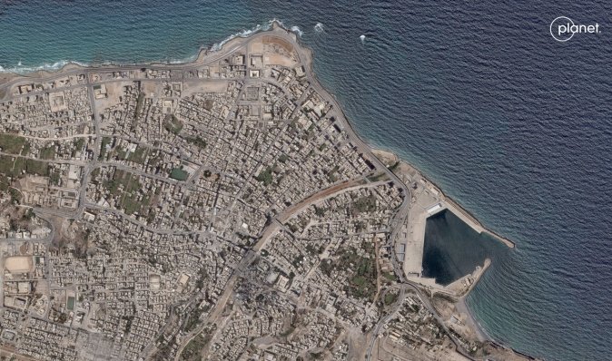 У пустелі з'явилися озера і річки: знімки з космосу показали наслідки урагану "Даніель" у Лівії (фото)