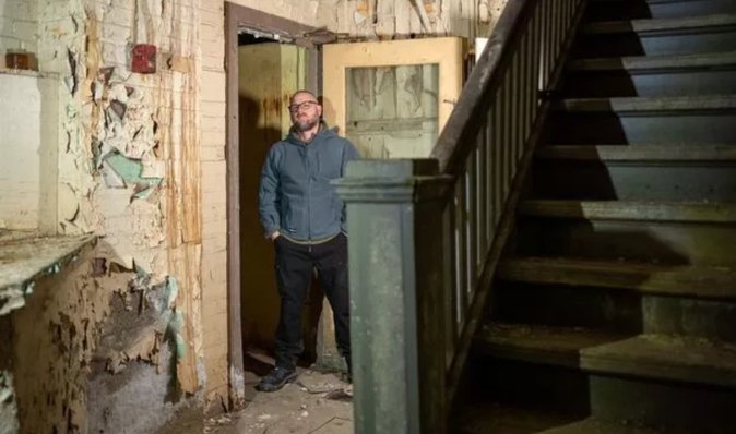 Моторошне минуле: власники залишили особняк за $3,8 млн із дивною ямою в підвалі (відео)