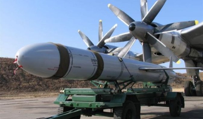 Стреляли ядерными "приманками": РФ изучает ПВО в Киеве, запуская имитацию Х-55, — эксперты