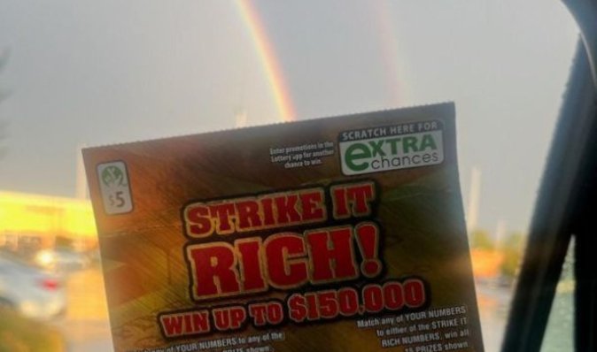 "Плюсик у карму": американка виграла в лотерею після доброго вчинку (фото)
