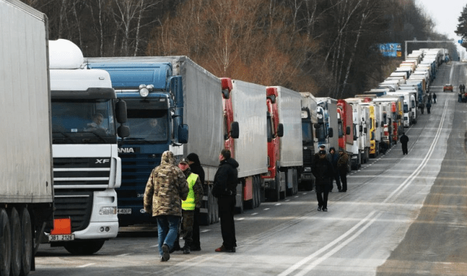 Блокада кордону: євродепутати звернулися із заявою до президента Польщі