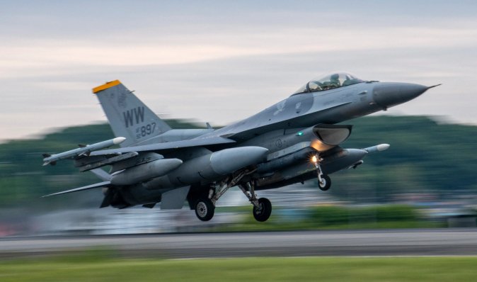 З балістикою не допоможуть: Ігнат пояснив, навіщо Україні винищувачі F-16 (відео)