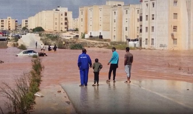 Змило цілі квартали: у Лівії повінь зруйнувала дамби, тисячі жертв (відео)