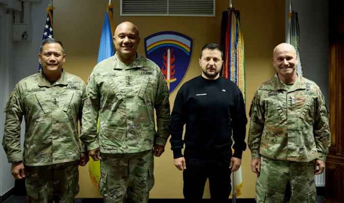 Зеленський відвідав командування армії США в Європі під час візиту до Німеччини (фото)