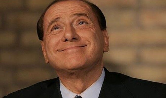 Берлускони заявил, что не собирается уезжать из Италии