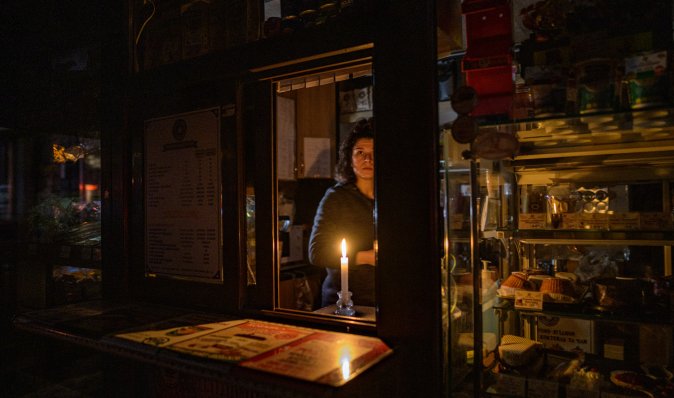 В Украине объявили об экстренных отключениях света: каких областей это коснется