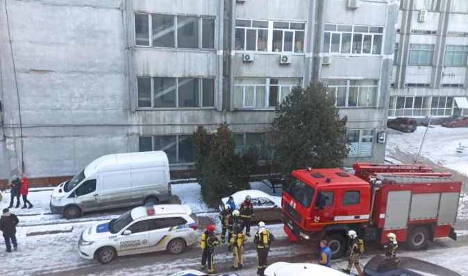 В Киеве прогремел взрыв на территории бывшего завода: есть погибший (фото)