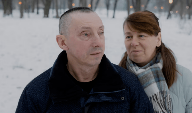 Диво на Різдво: українець із Житомира побачив сім'ю після 36 років сліпоти (фото)