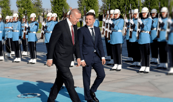 Україна та султан. Чому Ердоган хоче бути посередником, а не союзником у війні з Росією