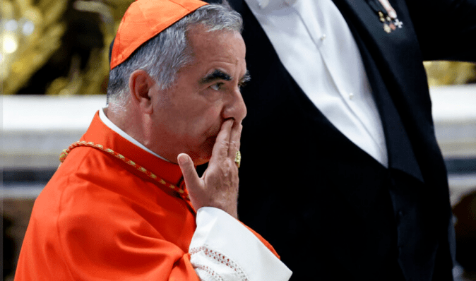 "Справа про корупцію": прокуратура Ватикану вимагає для кардинала сім років в'язниці