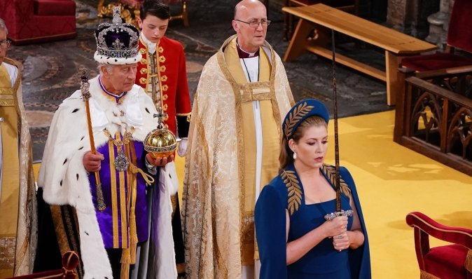 Пенни Мордонт, звезда коронации Чарльза, продает свой знаменитый наряд