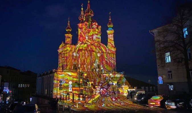 Известный швейцарский художник сделал световые инсталляции в Киеве к Рождеству (видео)