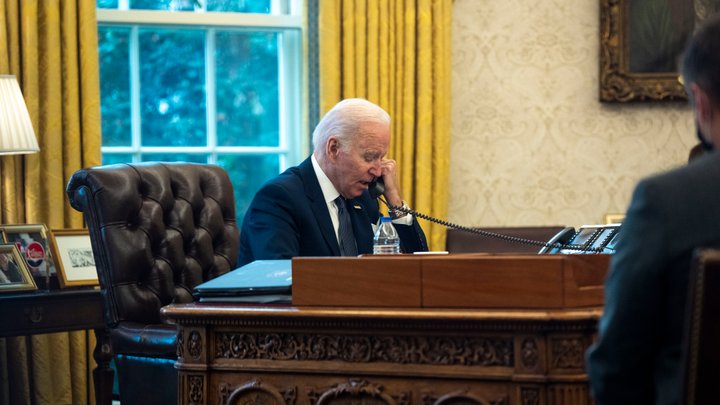#ReleaseTheTranscript: от Байдена требуют обнародовать стенограмму разговора с Зеленским