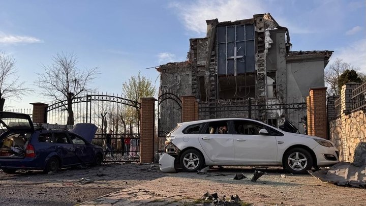 В Запоріжжі росіяни вдарили КАБами по храму під час молитви: є загиблі та поранені