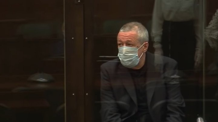 Ефремова перевели на домашний арест и разрешили гулять по Москве, - КП