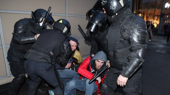 На протестах в поддержку Навального задержали более тысячи человек, - правозащитники (фото, видео)