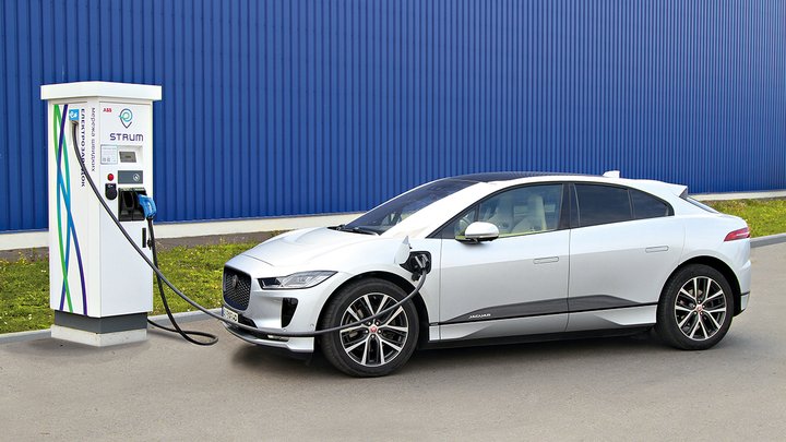 К морю со скоростью тока. Как Jaguar I-PACE домчал нас до Одессы через зарядные станции STRUM
