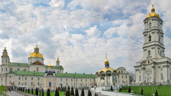 Монахи Почаївської лаври не впустили комісію Мінкульту для опису майна