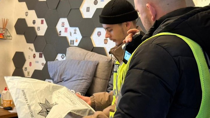 Різанина в школі Києва: потерпілі в реанімації, нападнику загрожує стаття за вбивство