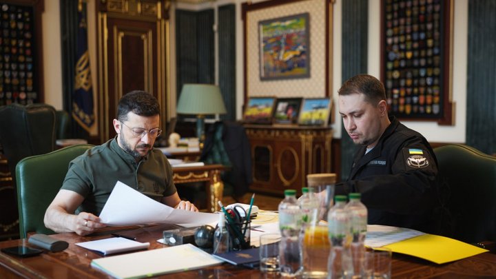 "Изменились имена, но не правила": кто вошел в состав советников Зеленского после обновления ОП