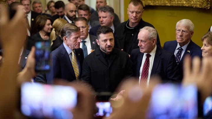 "Подвиг" в Вашингтоне: Зеленский доказал Трампу, что Украина может выиграть войну, — СМИ