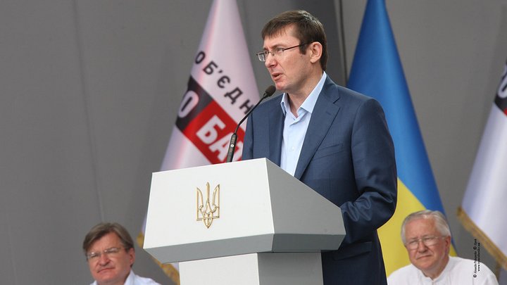 Суд отказал Луценко в возобновлении расследования против Кузьмина