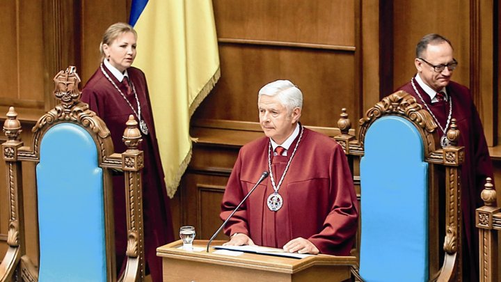 Холодное оружие закона. Почему Конституционный суд принимает спорные решения