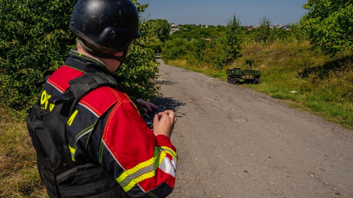 Вибухи на полігоні у Хмельницькому: виявлено фрагменти тіл, слідство озвучило дві версії трагедії