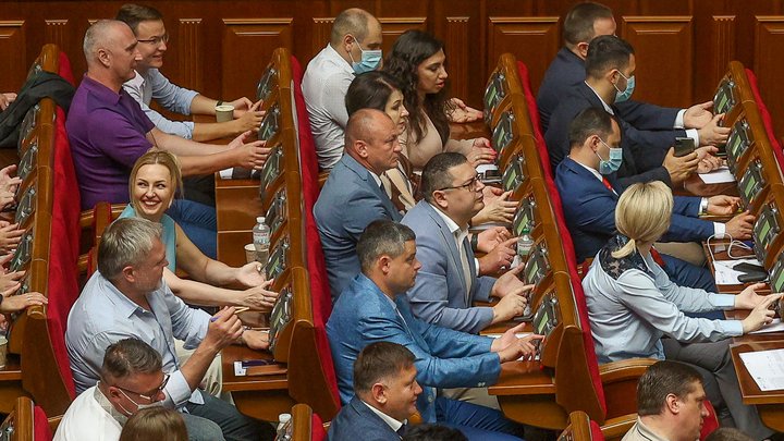 От земли до амнистии. 7 главных экономических законов, принятых в 2021 году