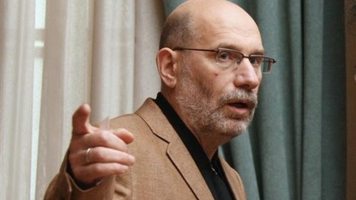 Акунин отказывается находиться в одном помещении с Путиным из-за  политзаключенных