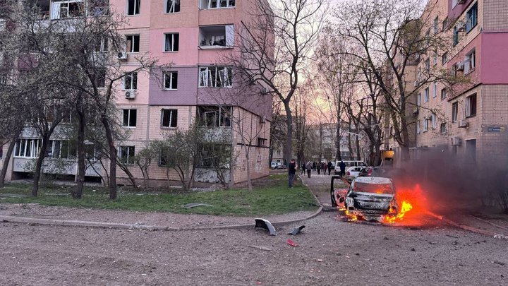 "Всі обіцянки закінчуються ракетами": Зеленський висловився про удари по Харкову і Кривому Рогу