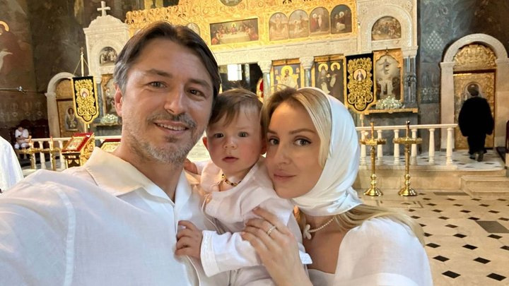 Состоялись в символическом месте: Сергей Притула поделился трогательными снимками с крестин сына (фото)