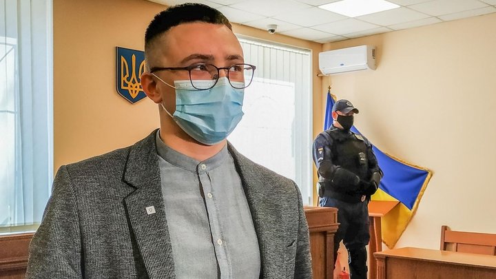 Дело Стерненко: суд снял обвинения в деле о хранении боевого патрона