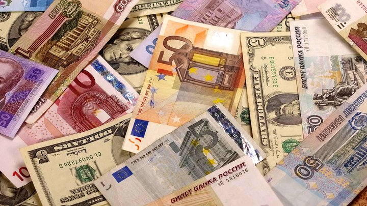 Доллар в обменниках подешевел на 41 коп. в продаже