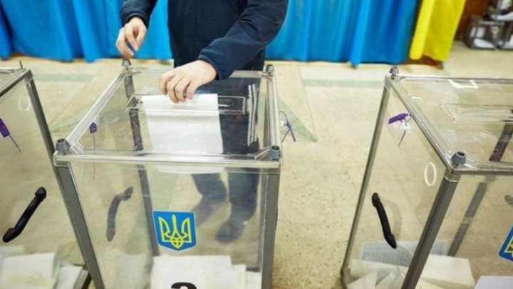 Сегодня в 14 областях Украины проходят повторные местные выборы