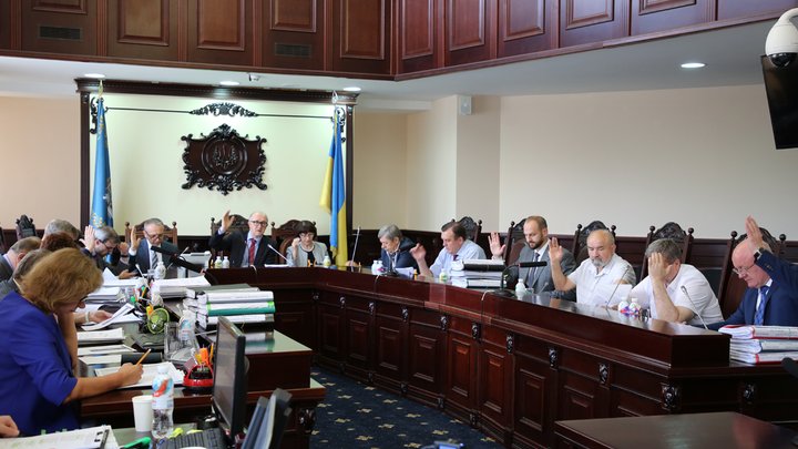 Давай по новой, все нелегитимно. Почему Украине может понадобиться заново создавать Антикоррупционный суд