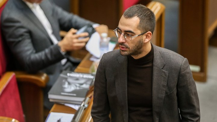 Пропонував хабар патрульним: Рада позбавила мандата обраного від СН нардепа Трухіна