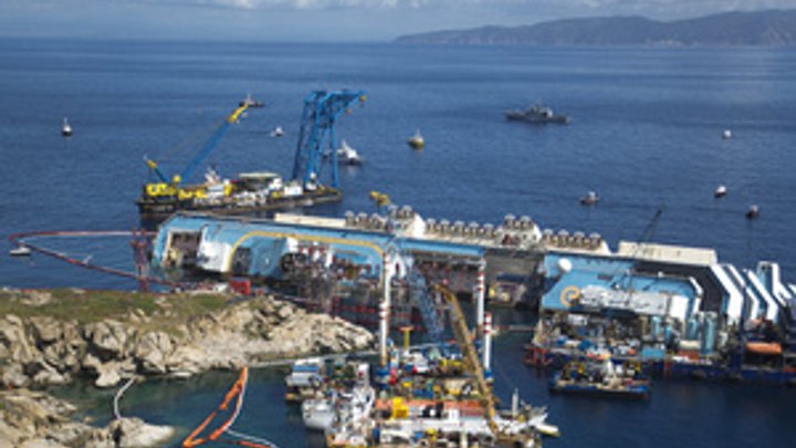 Когда Costa Concordia сел на мель, помощник капитана играл на PlayStation