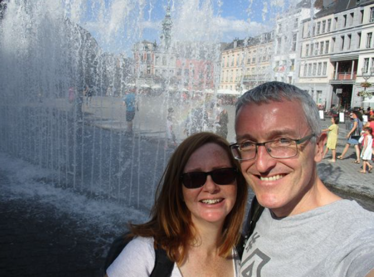 Лиззи Сир экономит деньги на аренде жилья, женщина путешествует по миру и не платит за проживание, как путешествовать бюджетно