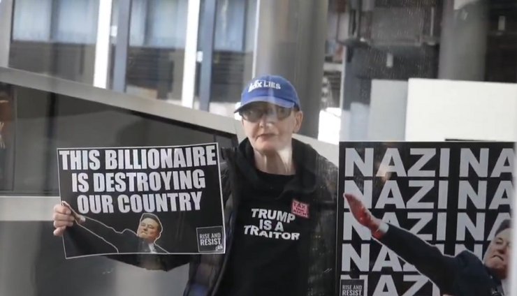 Tesla, протесты, илон маск, тесла нью-йорк