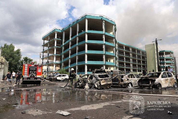 Место удара одного из КАБов в Харькове после атаки 24 июля